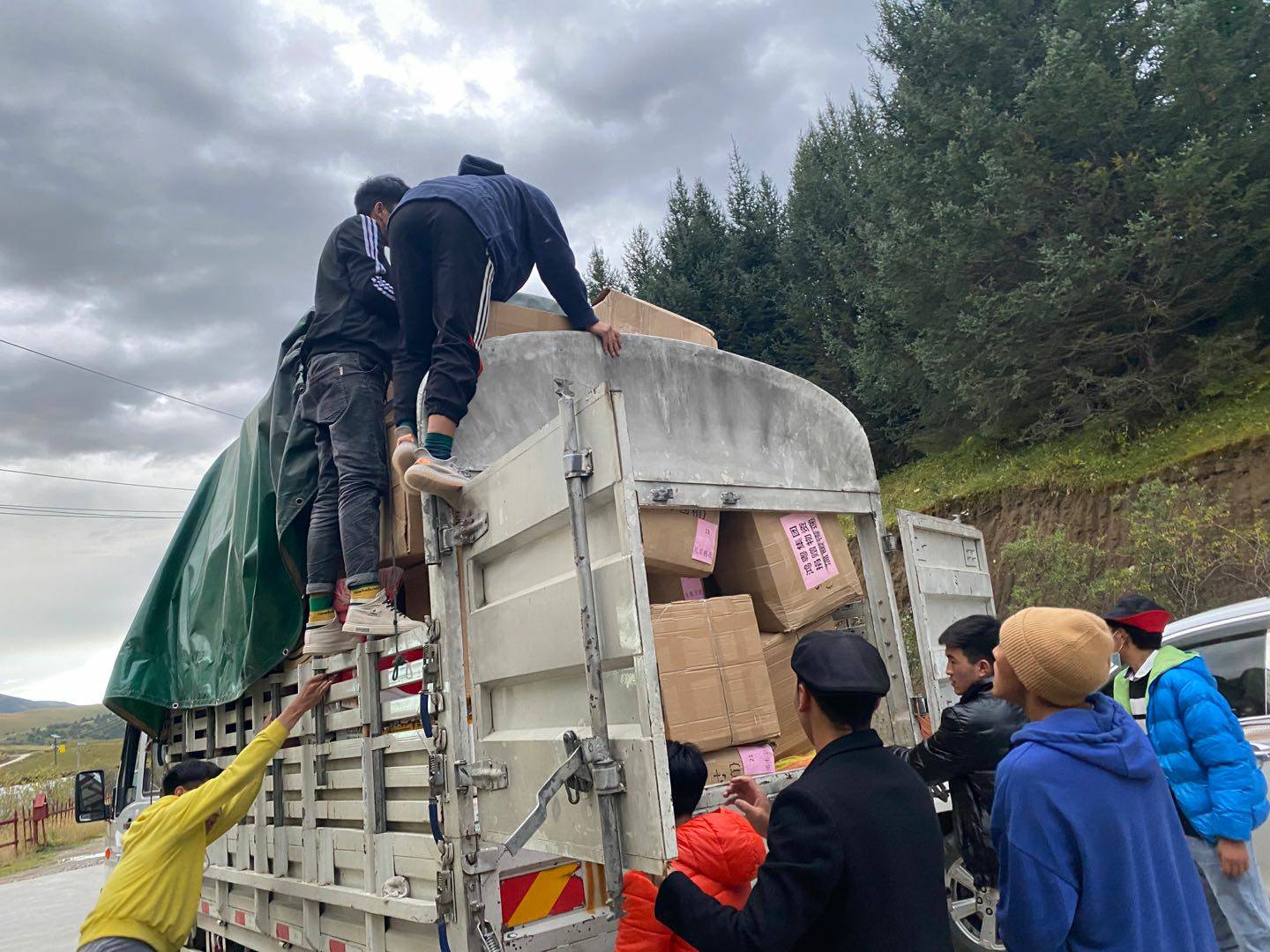 澳门大阳城官网-大阳城(中国)公益回顾丨家国同欢月同圆 温暖满载甘孜州(图5) 澳门大阳城官网-大阳城(中国)公益回顾丨家国同欢月同圆 温暖满载甘孜州(图5)